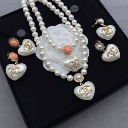 Chanel Set 
140 dhs🪙🖤
Necklace Earrings 

Zain89
♥️♥️♥️
