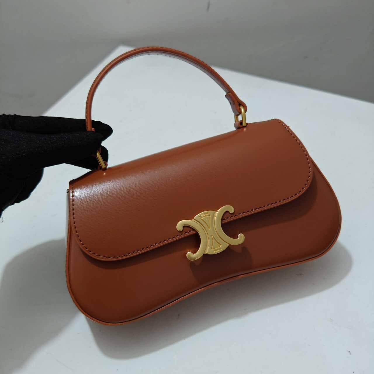 Celine Master
260 dhs🪙🌨️

Zain10
♥️♥️♥️