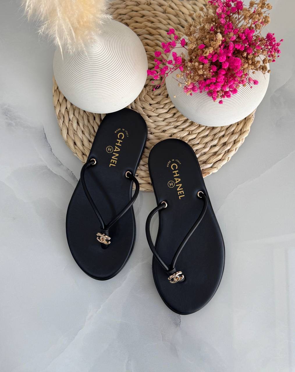 Chanel
*Vip quality*
*Size:36 to 41*
450 dhs✅

Zain113
♥️♥️♥️