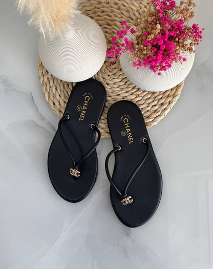 Chanel
*Vip quality*
*Size:36 to 41*
450 dhs✅

Zain113
♥️♥️♥️