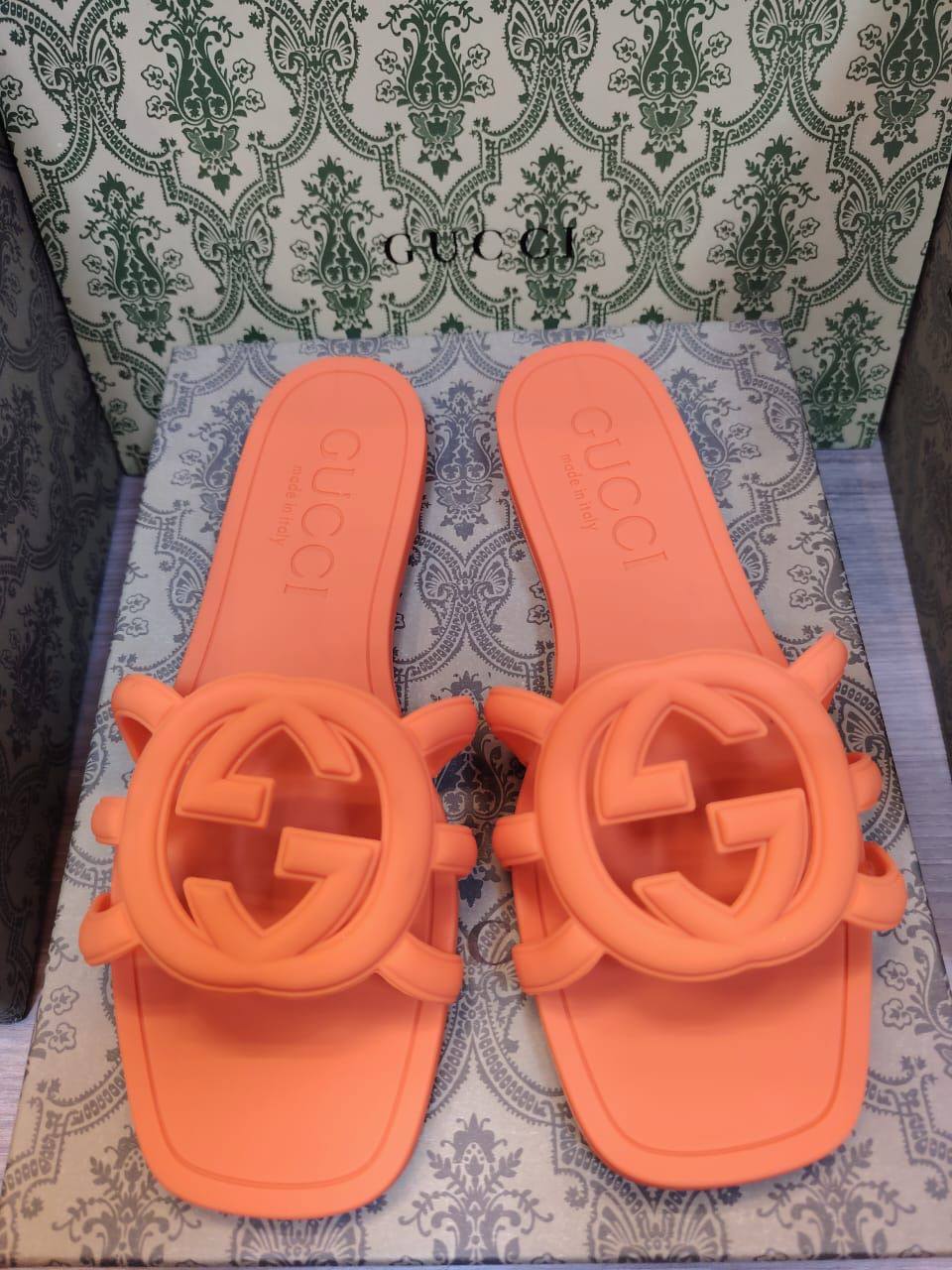 Gucci Slippers , 
New Arrived 
Size 36 To 41
70 dhs🗽

Zain120
♥️♥️♥️