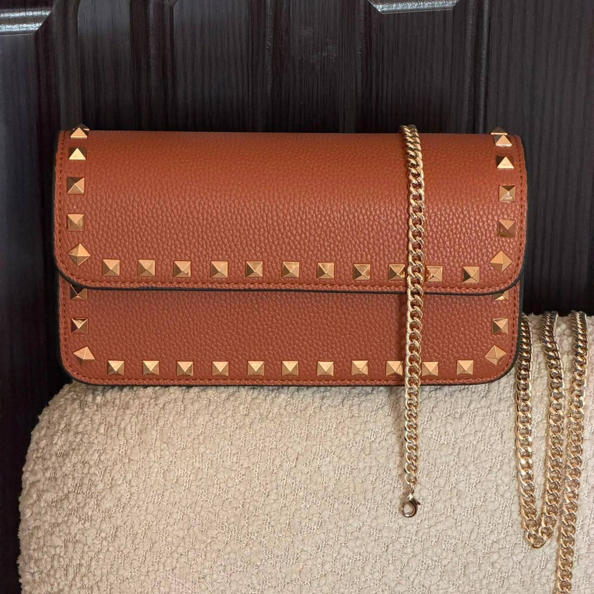 Valentino 


230 dhs

Zain134
♥️♥️🇦🇪