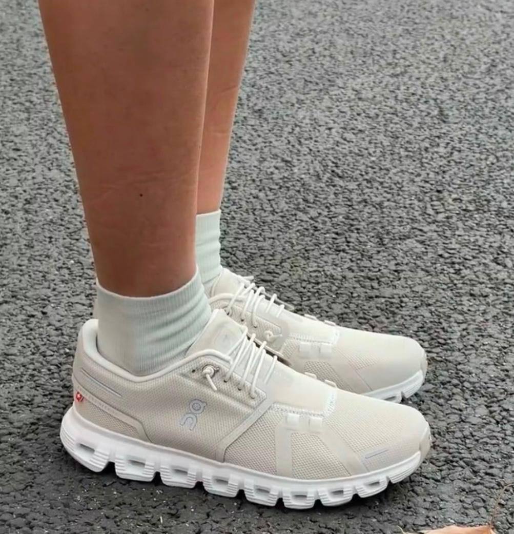 On Running Cloud 6 Pearl White ，Size 36-45 ，
Size 36-45 ，
230 dhs🇦🇪

Zain18
♥️♥️♥️