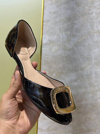 RV

size 36 to 41

120 dhs💓

Zain103
♥️♥️♥️