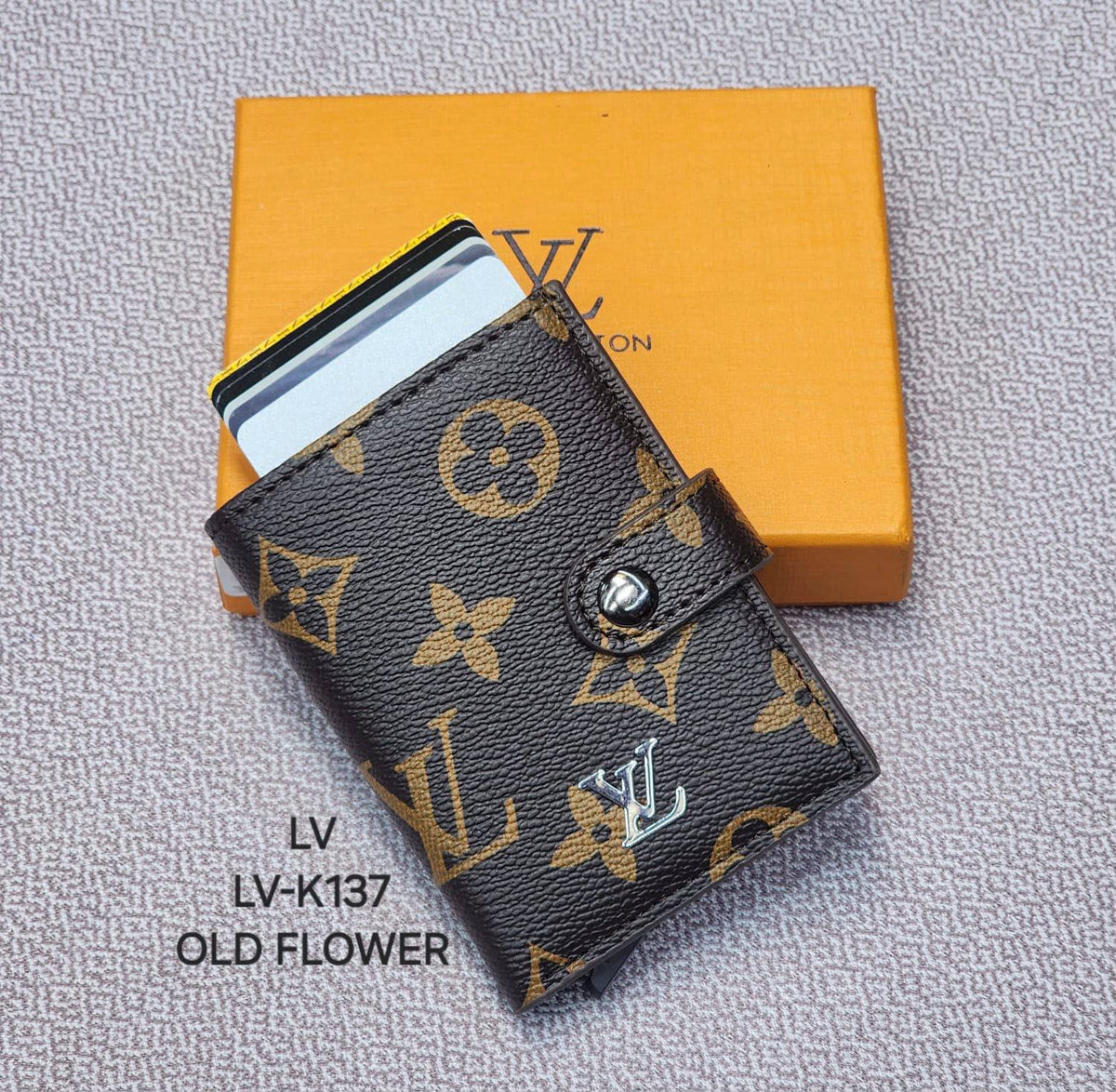 Wallets

Good quality 
70 dhs🇦🇪🇦🇪

Zain182
♥️♥️♥️