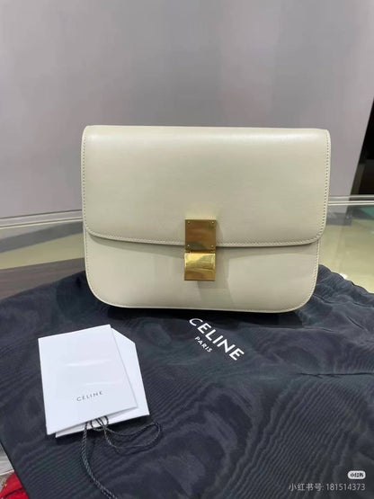Mixed brands (bags)
Dior
Balenciaga
Lv
Valentino
Chanel
Gucci
Celine
Baguette
Miu Miu

120 dhs🇦🇪🇦🇪

Zain10
♥️♥️♥️