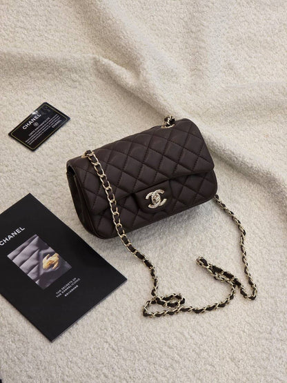Chanel 
Master
  20CM

With Box🎁🎁🎁

230 dhs🇦🇪

Zain131
♥️♥️♥️