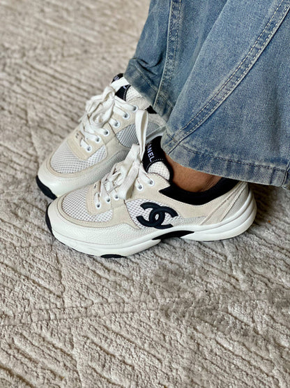 Chanel
Vip quality 

Size:36 to 41

430 dhs🇦🇪🇦🇪🇦🇪

Zain113
♥️♥️♥️