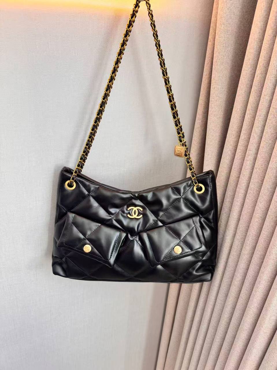 CHANEL

Best quality 

without box
100 dhs🇦🇪🇦🇪

size36CM

Zain290
♥️♥️♥️