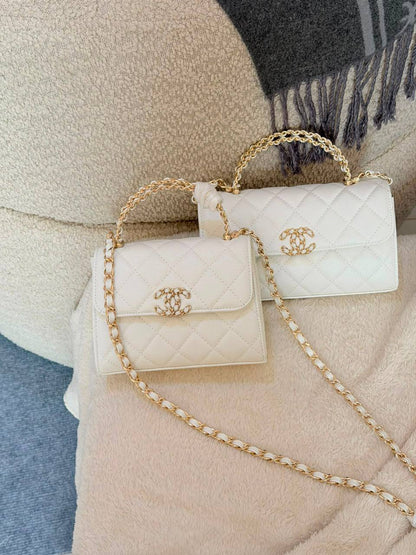 Chanel

Big:230 dhs🇦🇪🇦🇪
Small: 210 dhs🇦🇪🇦🇪

Zain134
♥️♥️♥️