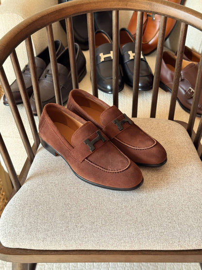 Hermes LOAFER 

VIP QUALITY 

SIZE: 40 TO 46 

630 dhs🇦🇪🇦🇪

Zain185
♥️♥️♥️