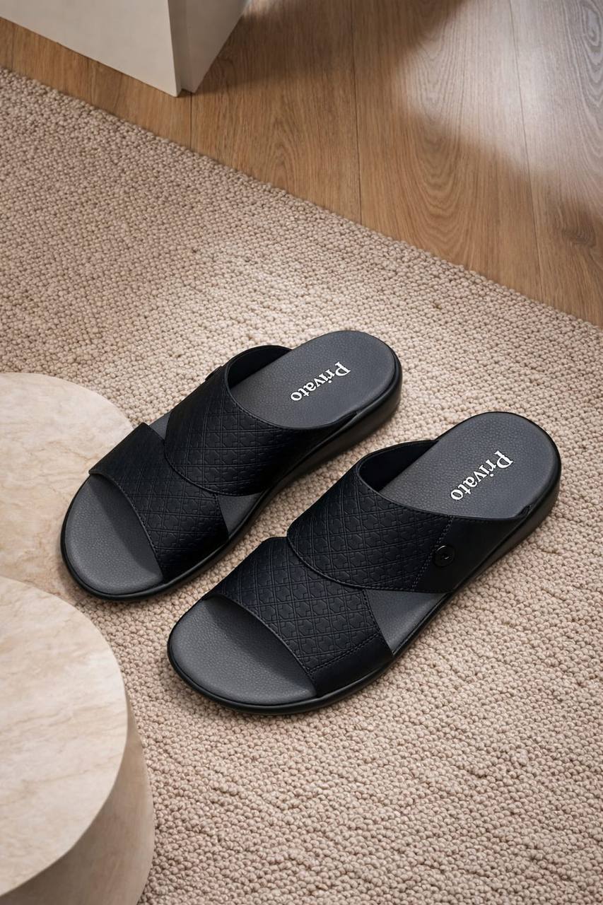 slippers for men good quality  with box and paper bag size available (40to46) 6to12) 
180 dhs❣️

Zain59
♥️♥️♥️