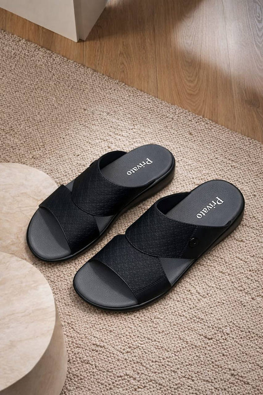 slippers for men good quality  with box and paper bag size available (40to46) 6to12) 
180 dhs❣️

Zain59
♥️♥️♥️