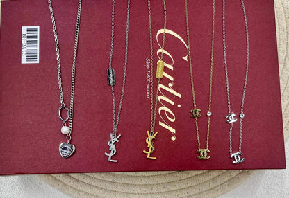 Stainless steel 🔥*
Non tarnish 💯
Necklace ❤️‍🔥
Bracelet 🌸
One piece 
With black boxes 📦 
20 dhs🪙🌨️
With normal boxes 🗃️ 
And paper bag🛍️
30 dhs🪙🌨️

Zain216
♥️♥️♥️