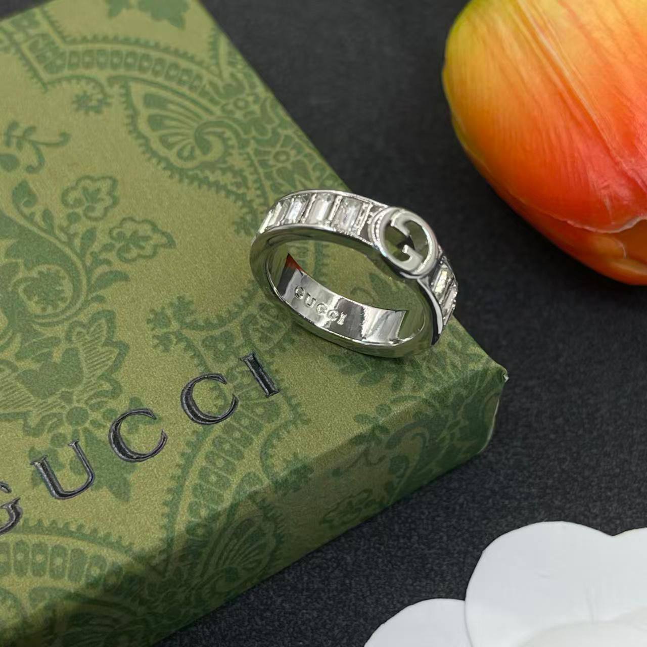 Gucci❤️‍🔥*
Ring 💍 size 👇
6,7,8,9
Master quality 💯

With normal boxes 📦 
45 dhs🪙💚

With master box 🗃️ 
60 dhs🪙💚

Zain216
♥️♥️♥️