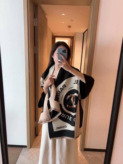 Brand Shawl / Scarf 

Good quality

Size:  180 * 68 cm
45 dhs🪙🌨️

Zain115
♥️♥️♥️