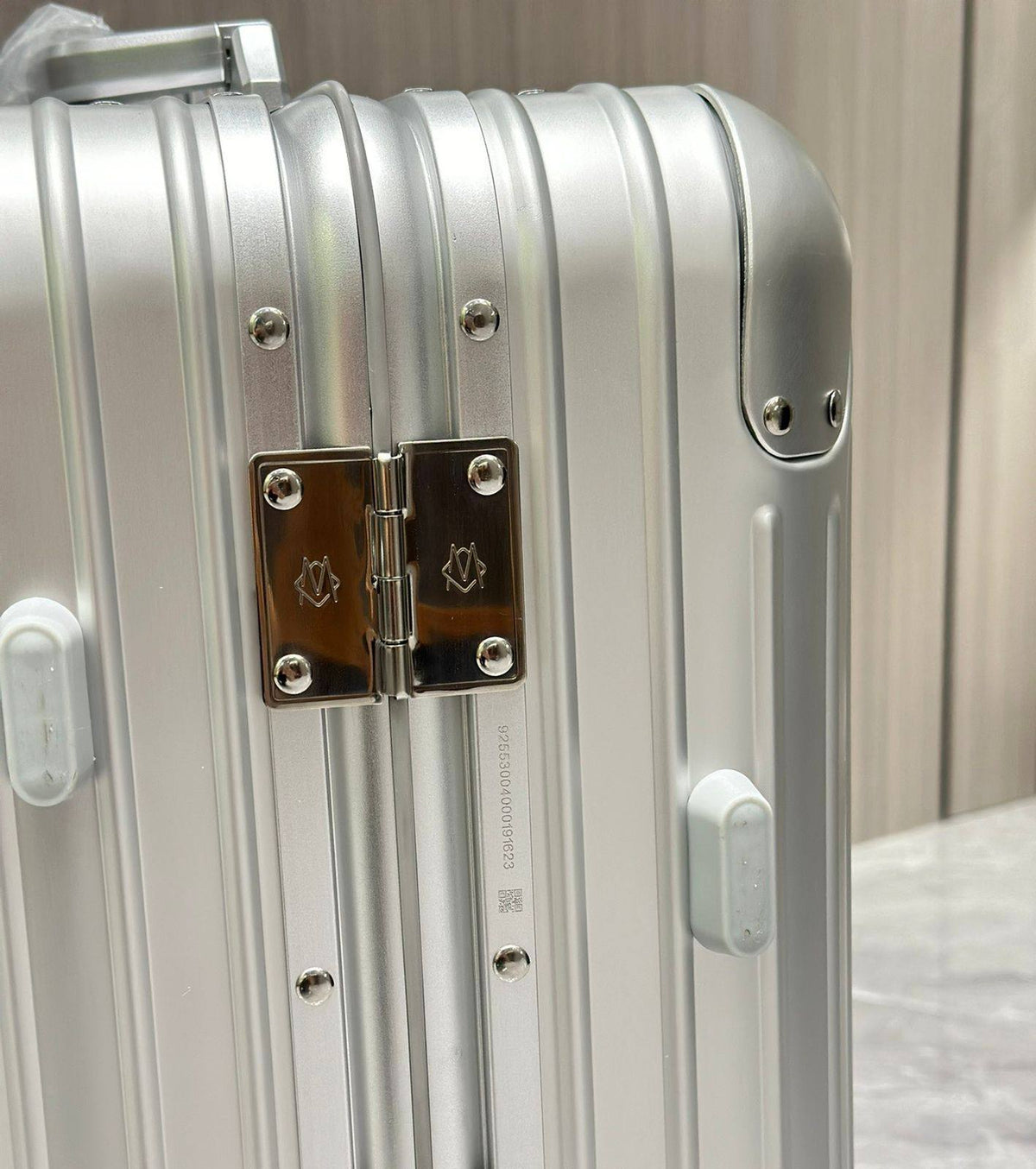 Rimowa
Super Master quality 

Small 790 dhs

Medium 890 dhs

Large 990 dhs 

Zain250
♥️♥️♥️