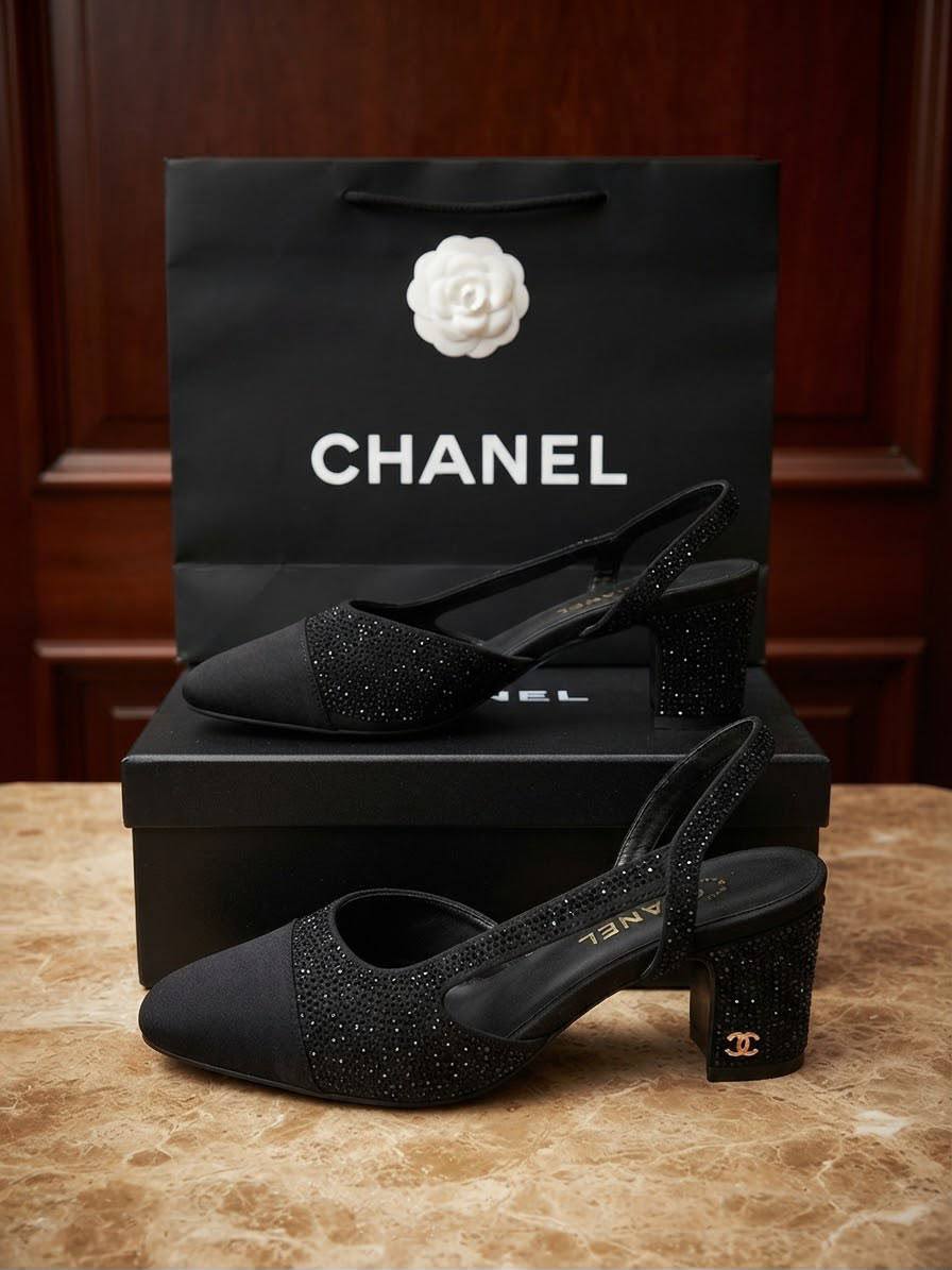 Chanel Lady heel

120 dhs🇦🇪🇦🇪🇦🇪

Size: 36-41 🥰
Withbox & Paper Bag

Zain40
♥️♥️♥️
