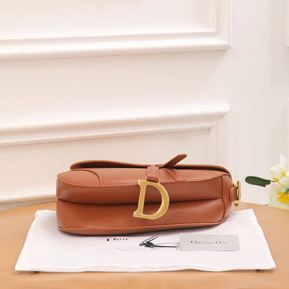 Dior

100 dhs🪙🌨️ 

Withbox
🎁🎁🎁

Zain143
♥️♥️♥️