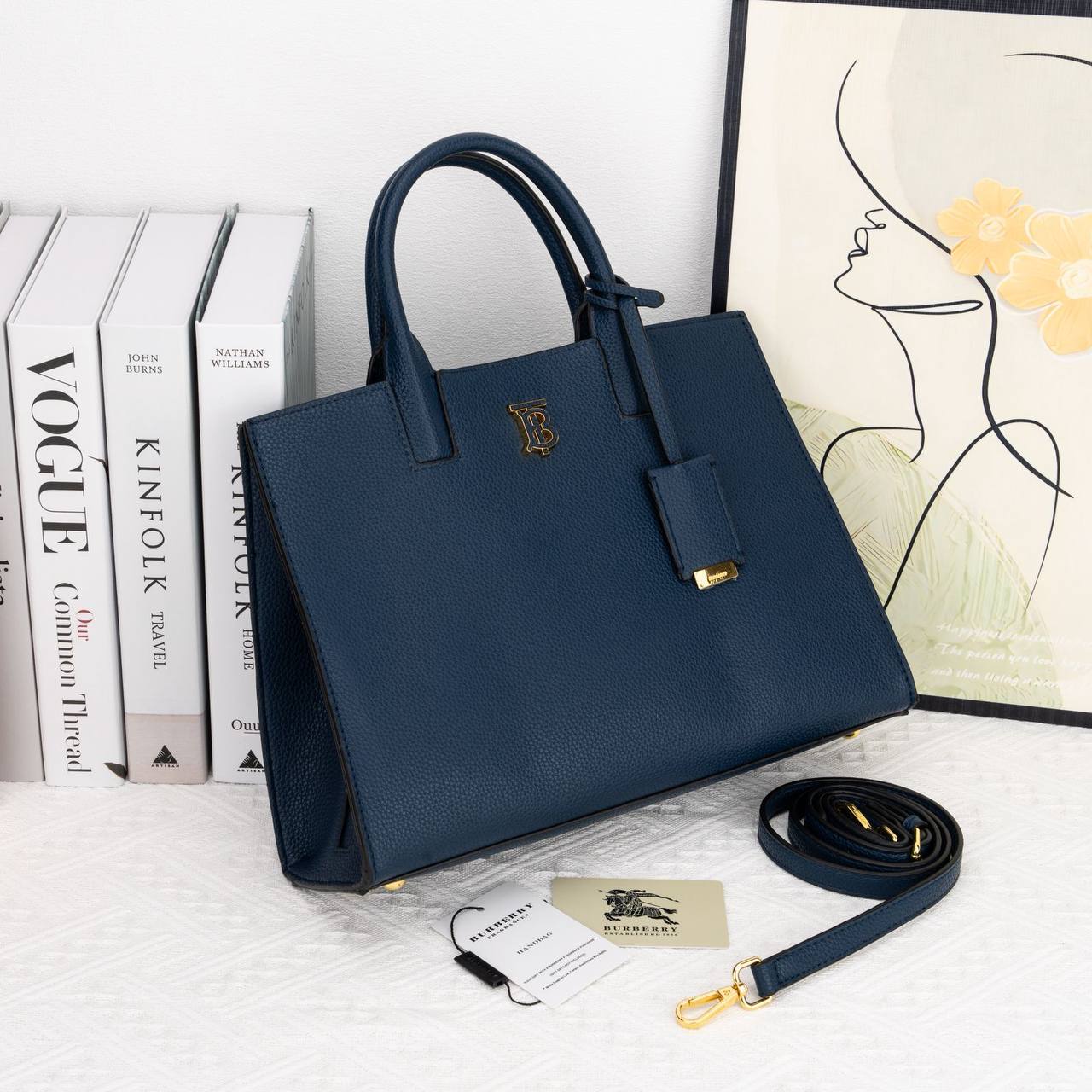 Burberry
90 dhs✅

Zain35
♥️♥️♥️