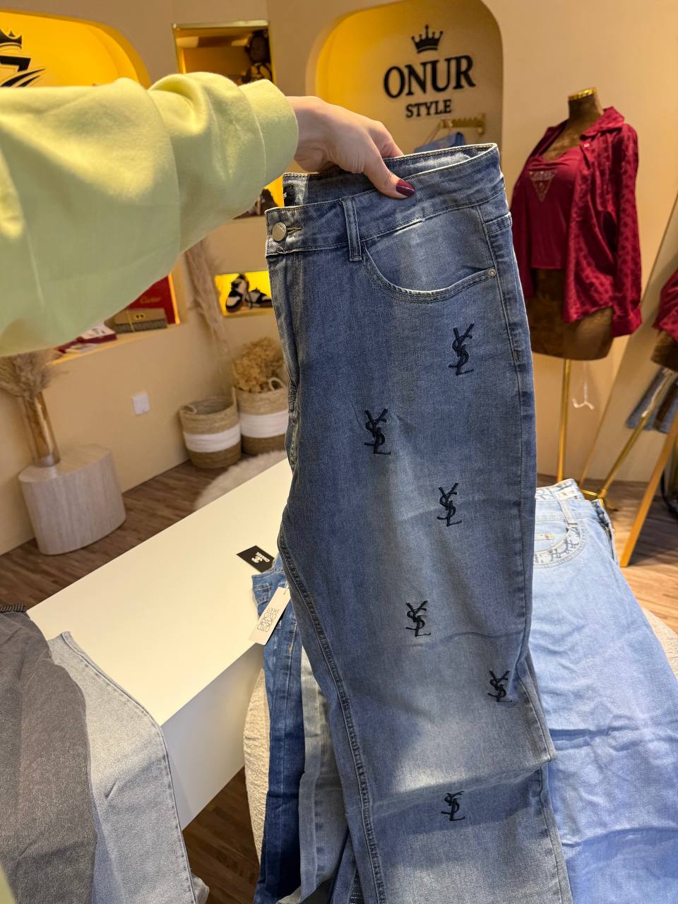 Branded Jeans

105 dhs

S-xl

OnurStyle store

اطلبوها من الوتس المثبت في الأعلى👆🏻👆🏻
تواصلو معنا 👈🏻 Zain 
For order WhatsApp pinned 👆🏻

♥️♥️♥️