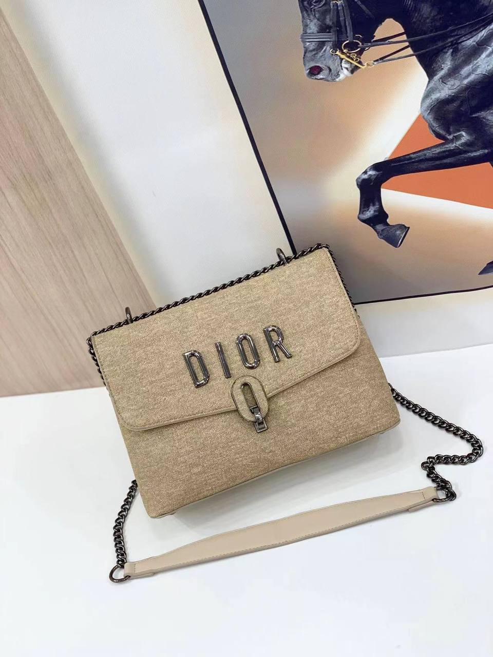 Dior
110 dhs🪙🌨️

Zain143
♥️♥️♥️