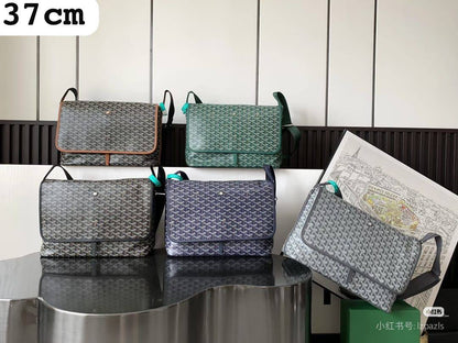 GOYARD 
With Box 
🎁🎁🎁

90 dhs❣️

Zain250
♥️♥️♥️