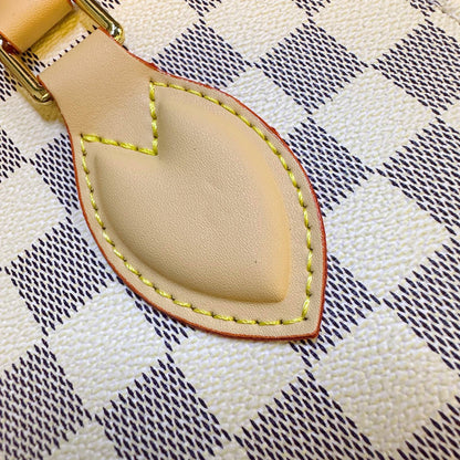 LV
 NEW DESIGN NASTER QUALITY 
260 dhs✅

Zain295
♥️♥️♥️