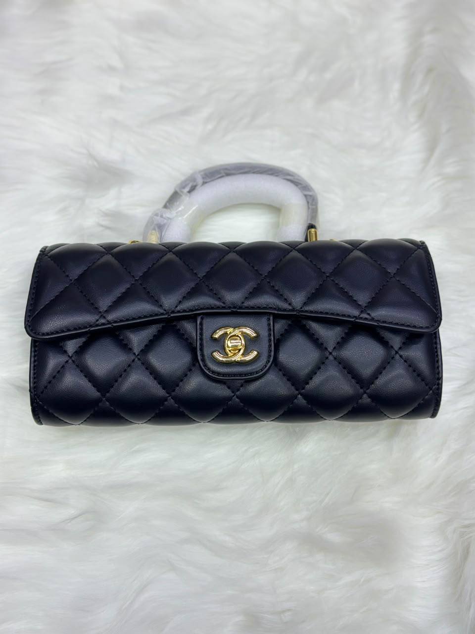 Chanel    

Size  25cm

📦Withbox
100 dhs🇦🇪🇦🇪🇦🇪

Zain04
♥️♥️♥️