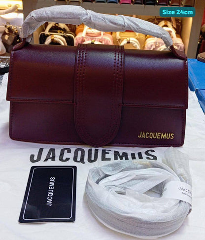 Jacquemus
Good quality 
with box 
105 dhs✅

Zain186
♥️♥️♥️