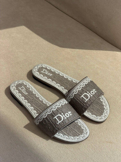 DIOR
QUALITY: SUPER MASTER 💥😍
SIZE:36 TO 42🥰
450 dhs✅

Zain319
♥️♥️♥️