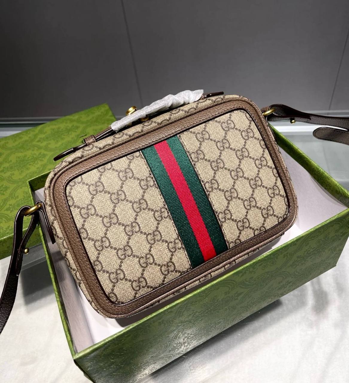 GUCCI 
UNISEX GOOD QUALITY 
WITH BOX 
🎁🎁🎁

95 dhs✅

Zain39
♥️♥️♥️