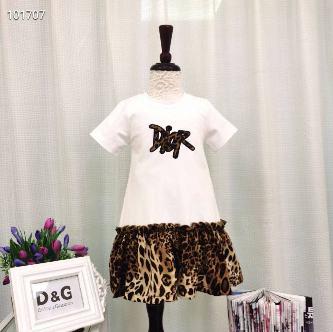 D&G - Dior
2-10y 
110 dhs🇦🇪

Zain151
♥️♥️♥️