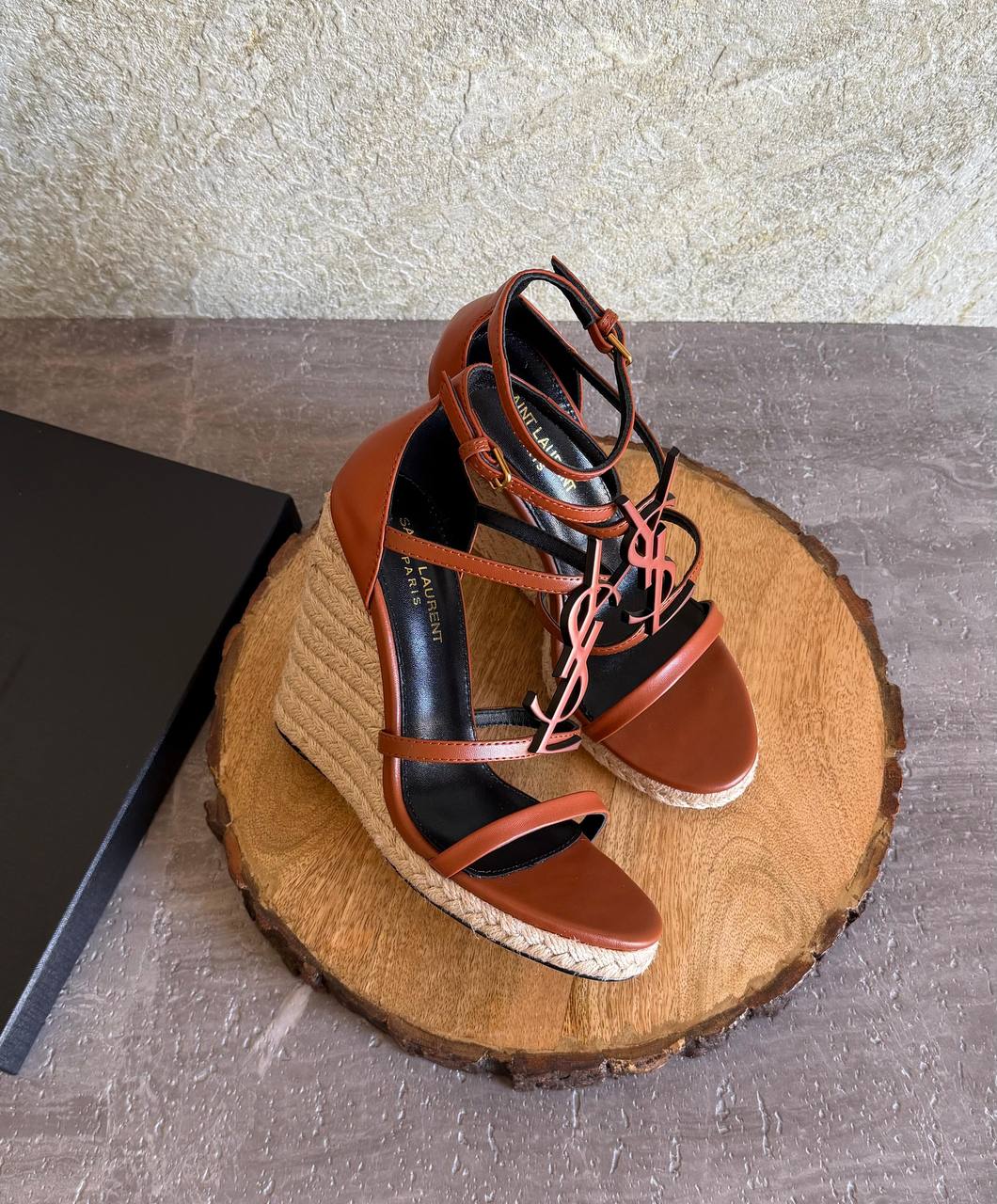 YSL😍
SuperMaster Quality 💯
550 dhs✅
Size: 36-41💥

Zain171
♥️♥️♥️