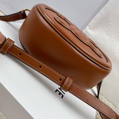 Celine Cuir Triomphe oval crossbody bag🥀

For Price 👇 WhatsApp✅
0568585901 
0507557372
0552275751 Owner Zain 👌

Zain71
♥️♥️♥️