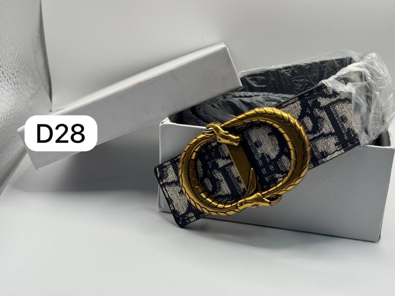 Belts

With box 
🎁🎁🎁

40 dhs🪙🌨️

Zain93
♥️♥️♥️