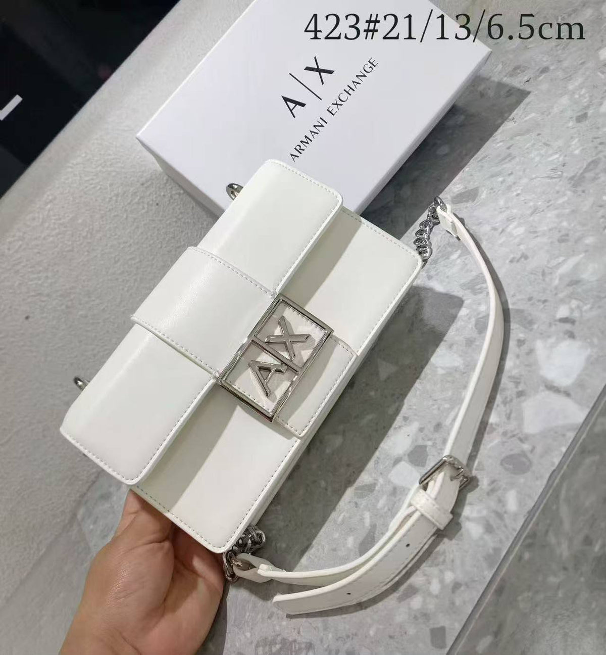 Armani Exchange
Good quality 💯
Size:21*cm
110 dhs🇦🇪🇦🇪🇦🇪

With box 📦🔥🔥

Zain70
♥️♥️♥️