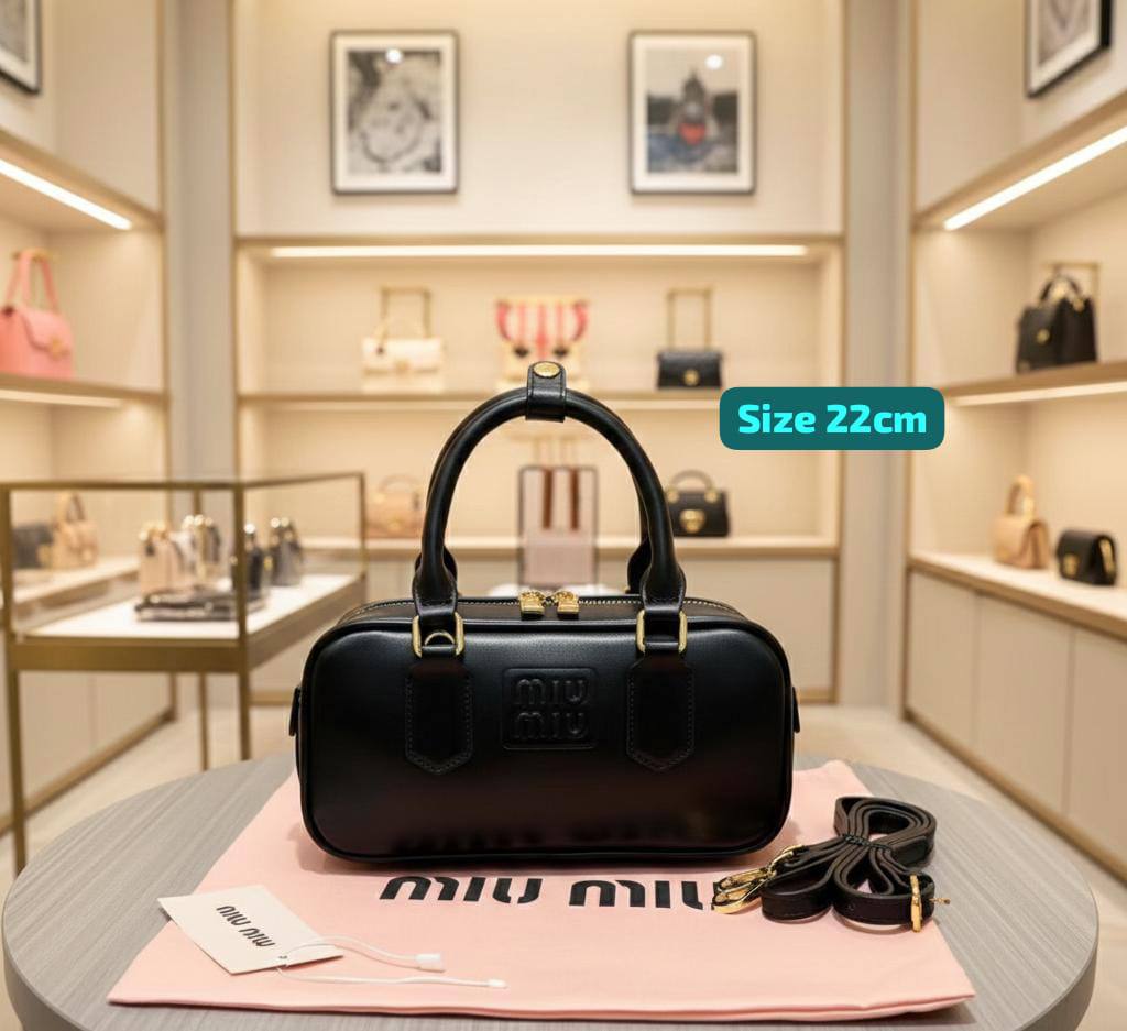 Miu Miu

Good quality 

with box 
🎁🎁🎁

95 dhs❣️

Zain186
♥️♥️♥️