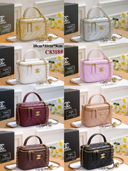 CHANEL 

NEW CAME 

GOOD QUALITY 
WITH BOX  

115 dhs🇦🇪🇦🇪

Zain39
♥️♥️♥️