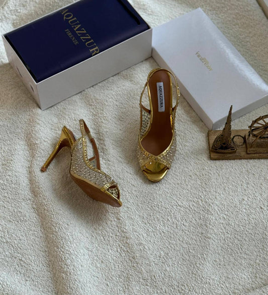 New. Aquazzura heel 

  Size  .  36.  to 41

120 dhs❣️

Zain80
♥️♥️♥️