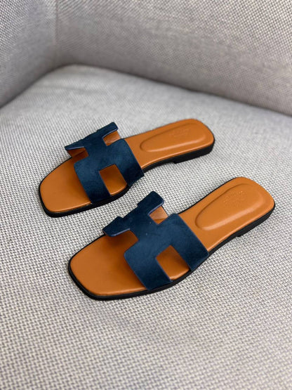 Hermes  
100 dhs✅
Size 36-42

Zain55
♥️♥️♥️