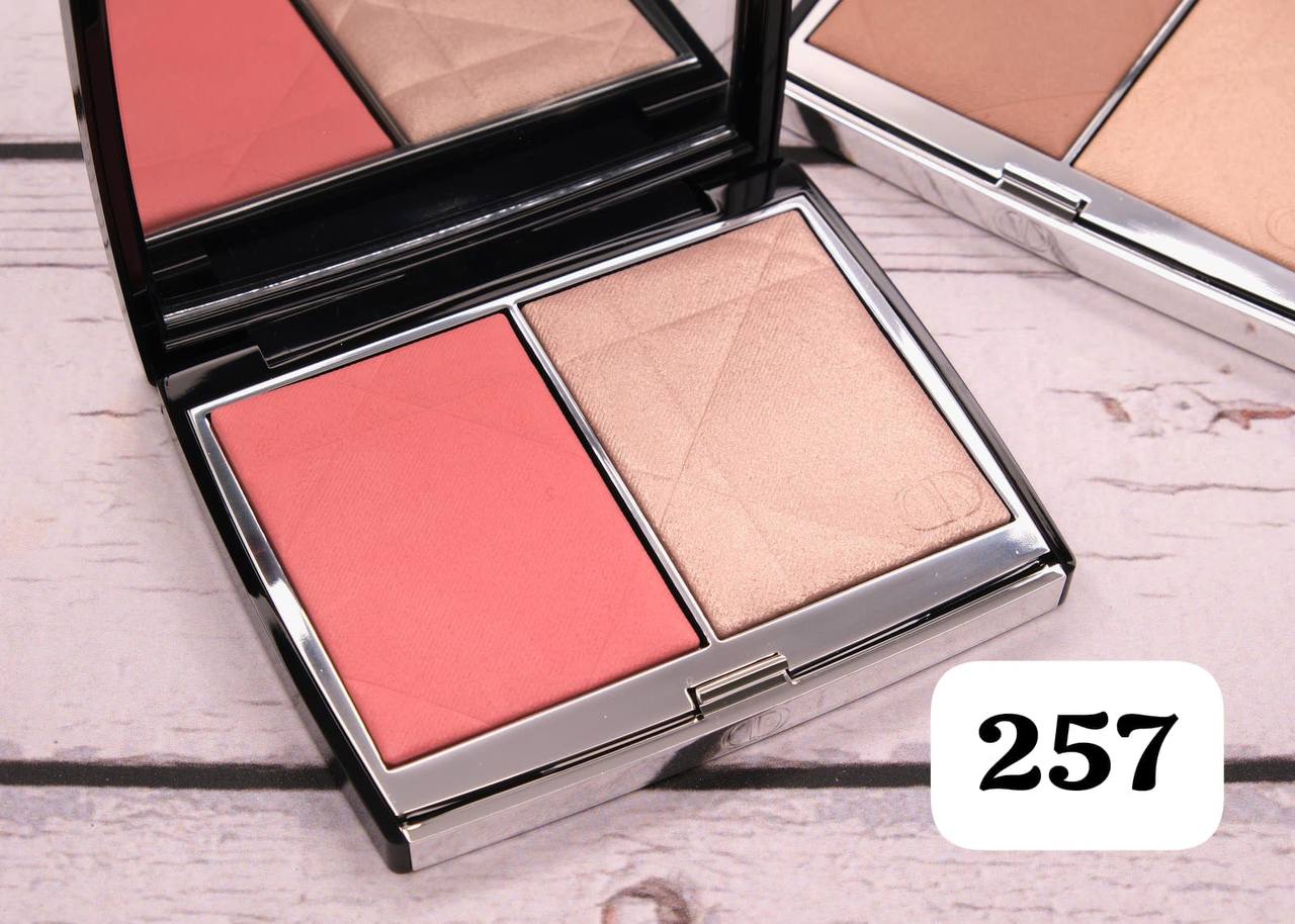 Dior 2in1 highlight and blush
40 dhs🇦🇪

Zain01
♥️♥️♥️
