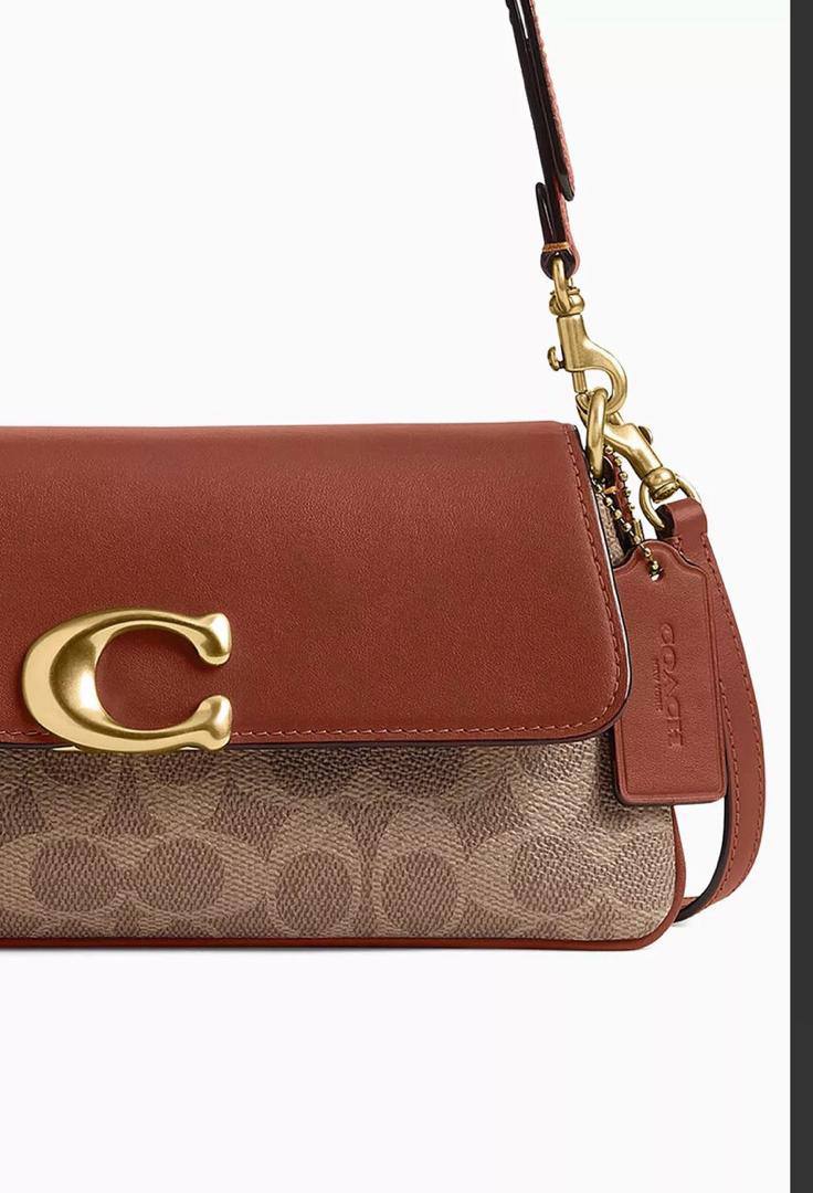 Coach

90 dhs✅

high quality 

With box   
🎁🎁🎁

20cm

Zain26
♥️♥️♥️