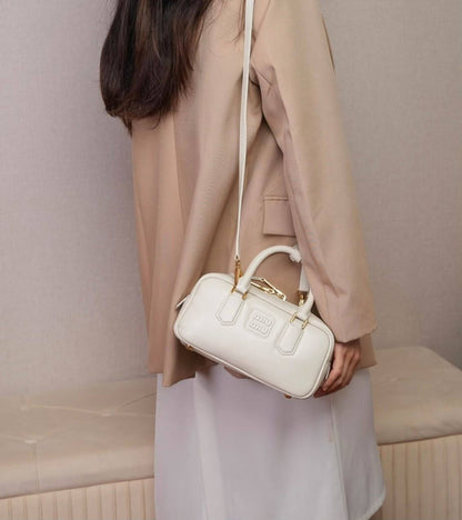 MIU MIU 

NEW CAME 
HIGH QUALITY 
WITH BOX 

120 dhs🇦🇪🇦🇪

Zain295
♥️♥️♥️