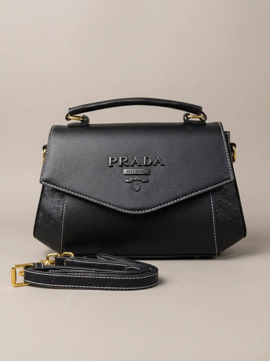Prada

110 dhs🇦🇪🇦🇪
With Box

Zain50
♥️♥️♥️