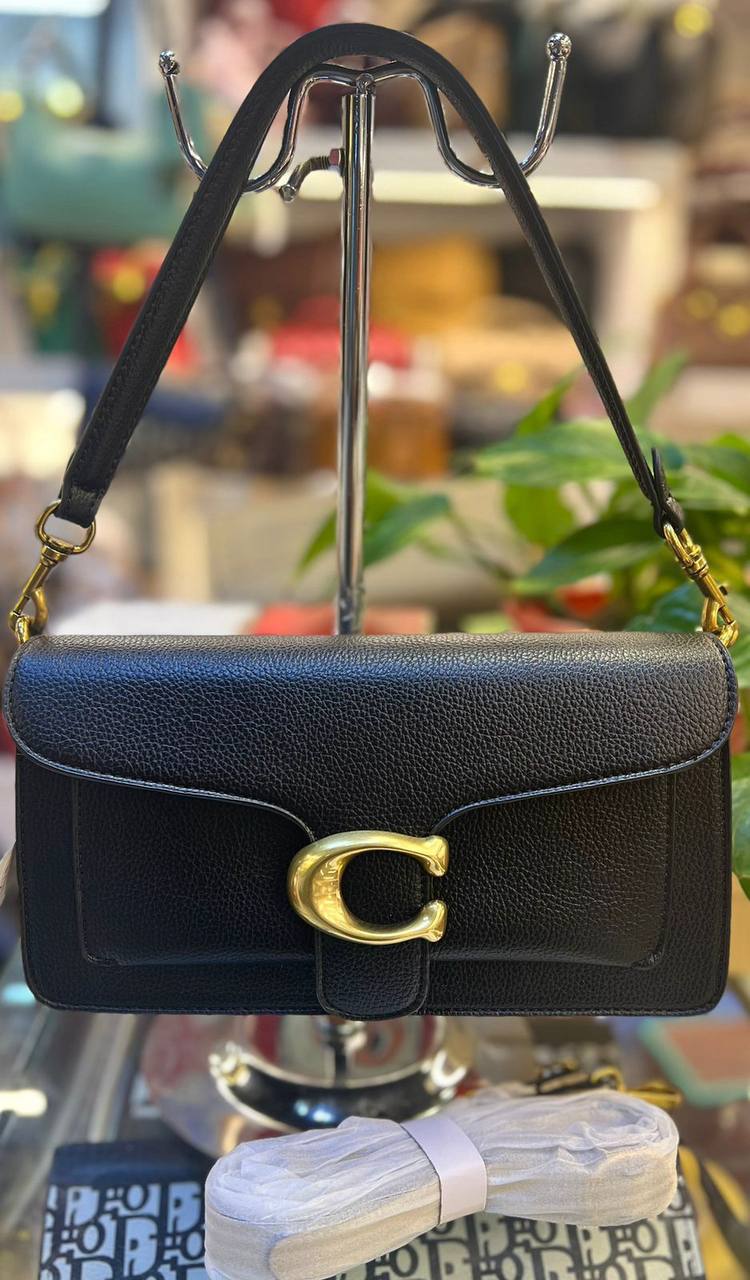 Coach
95 dhs🪙💕

with box 🗃️

Zain269
♥️♥️♥️