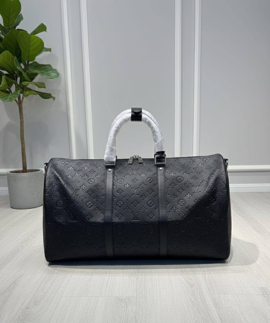 Lv Travel bags
Size 55cm
115 dhs🗽

Zain44
♥️♥️♥️