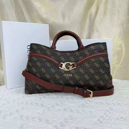 GUESS 
GOOD QUALITY 
110 dhs🪙🌨️
SIZE 32CM

Zain200
♥️♥️♥️