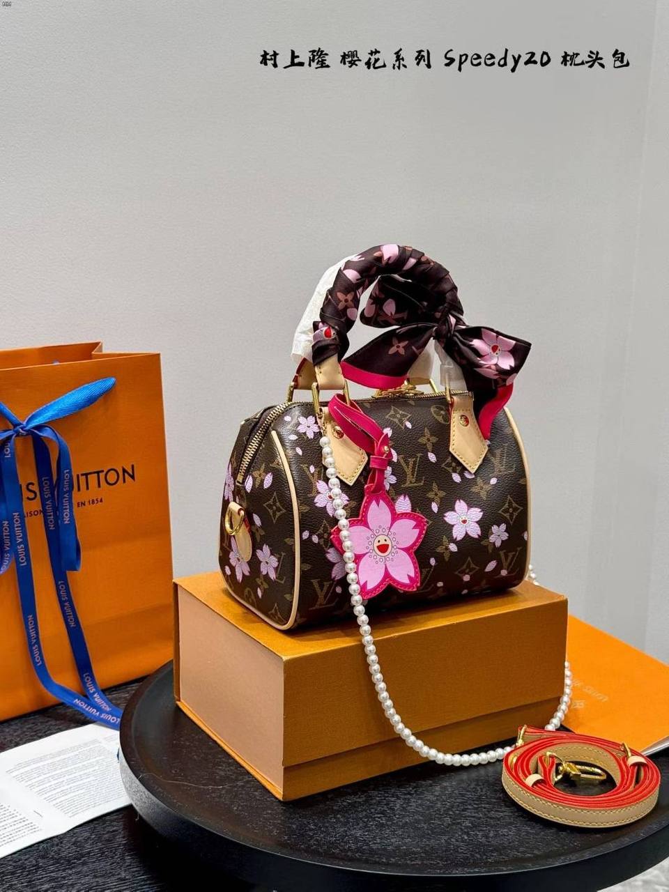 LV
Master🌺🌺
250 dhs✅

Zain132
♥️♥️♥️