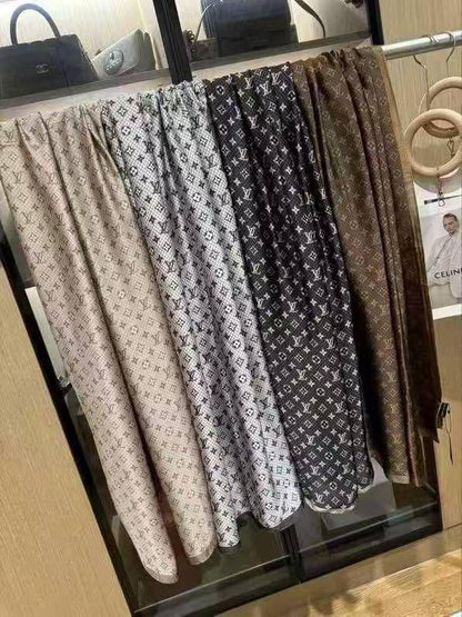 Winter scarf + Silk Scarf

45 dhs🪙🖤

Add Box 15 dhs🪙🖤

Zain93
♥️♥️♥️